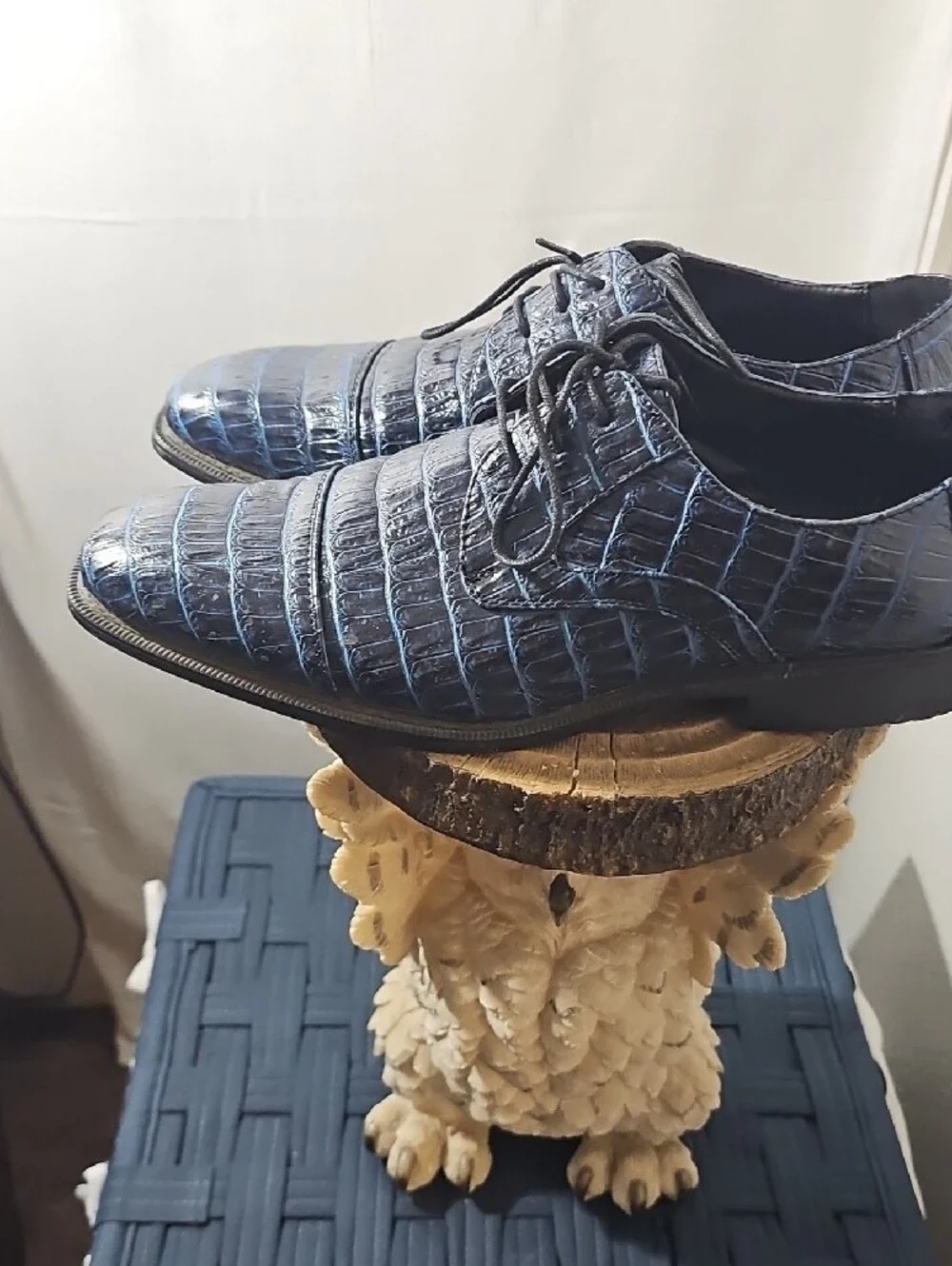 Men's Patent Croc-Embossed Lace-Up Dress Shoes in Metallic Blue